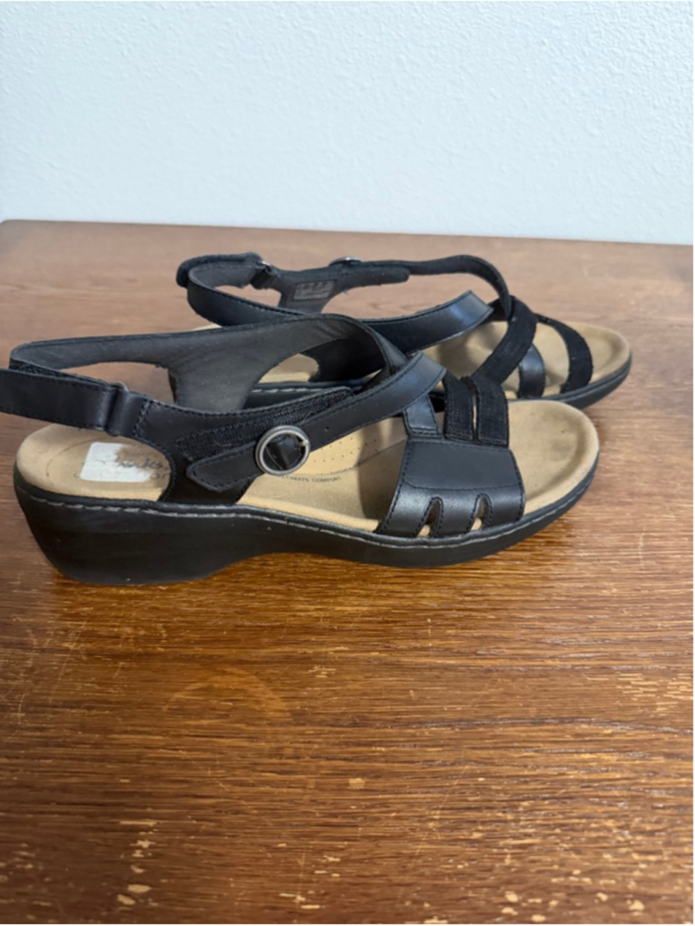Clarks Black Leather Comfort Wedge Sandals Womens Size 11 Adjustable Slingback - Picture 7 of 9